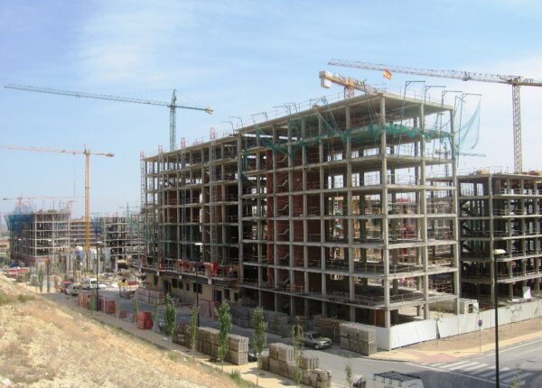 En Perú se paralizaron 129 obras por faltas en la seguridad y salud de trabajadores