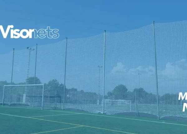 Instalación red cierre perimetral campo de fútbol