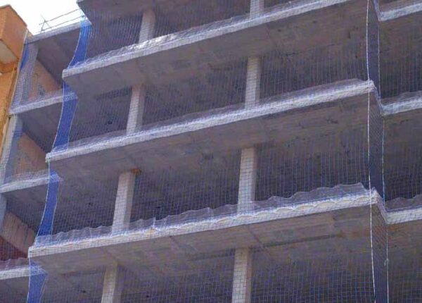 Red vertical de cierre de fachada: instalación