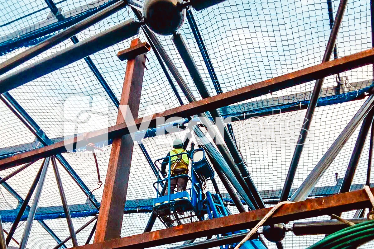 Instalación de redes de seguridad tipo "S" VISORNETS más mallas mosquiteras más mallas anti-objetos tools en estadio Balaídos de Real Club Celta de Vigo