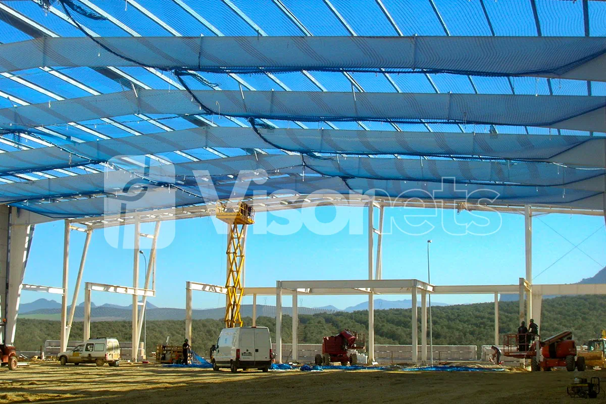 Redes de seguridad tipo "S" VISORNETS - Seguridad en trabajos sobre cubiertas: cómo prevenir caídas y cumplir con la normativa