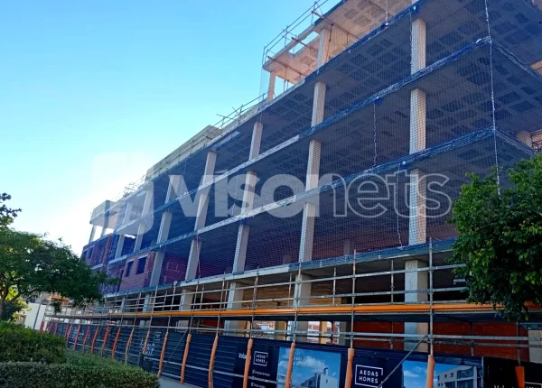 Sistemas de protección colectiva tipo U (cierre perimetral) en obra residencial de Alicante