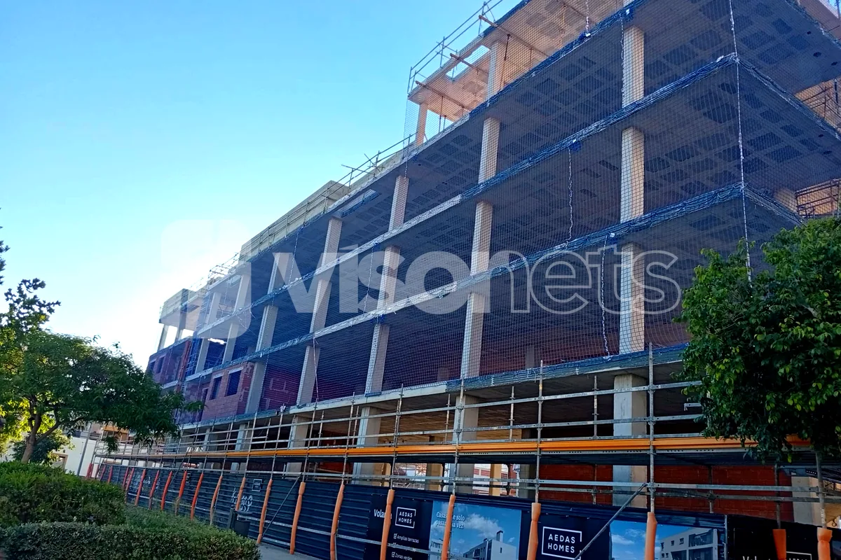 Redes de seguridad Tipo U y Cierre Perimetral en obra residencial de Alicante - VISORNETS
