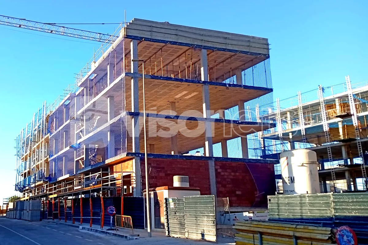Redes de seguridad tipo U instaladas en obra residencial de Alicante - Visor Fall Arrest Nets