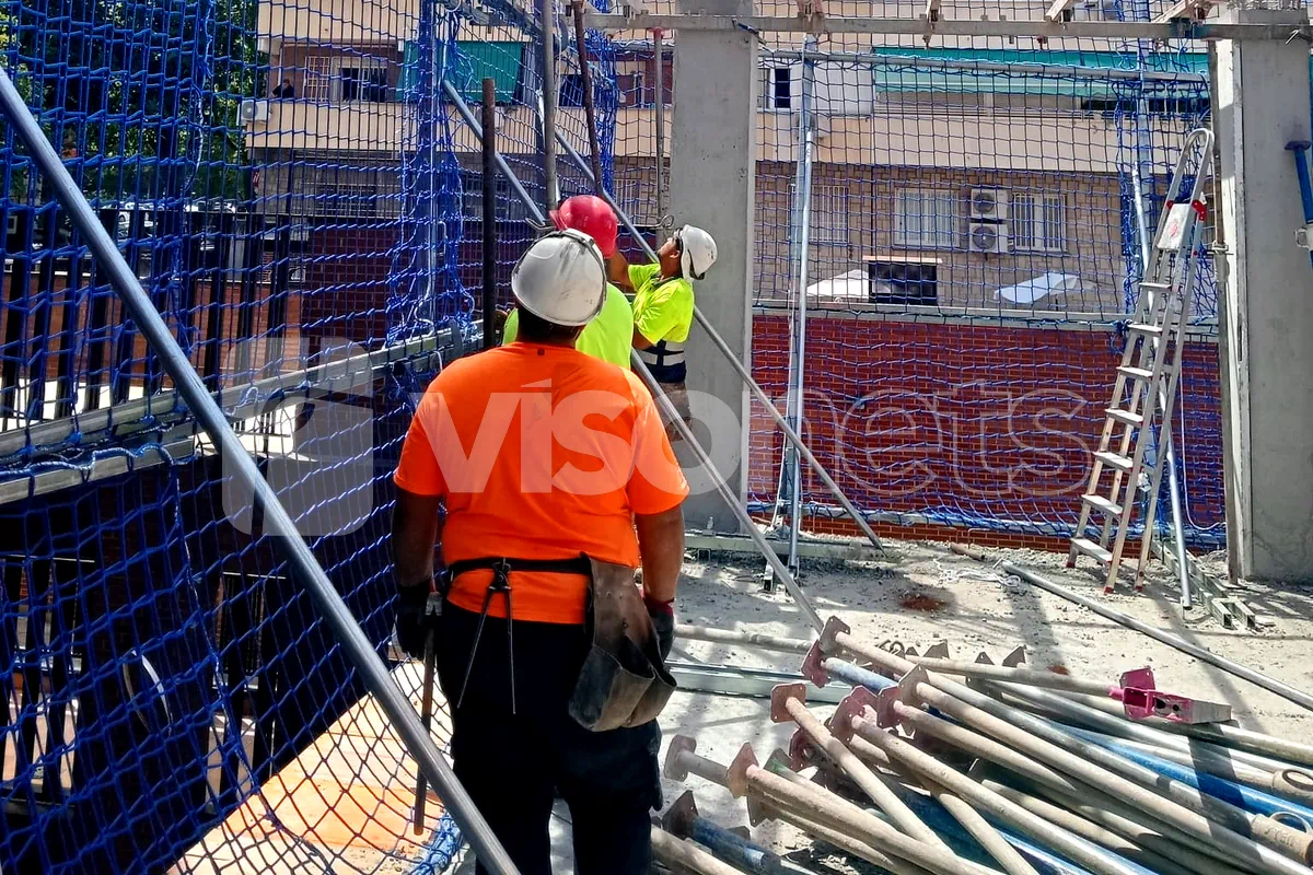 Equipo de protección colectiva SRP más cierre perimetral en obra de Madrid