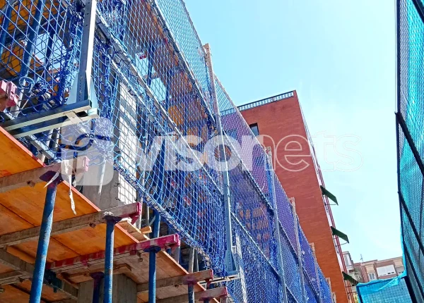 Instalación del Sistema de retención provisional (SRP) para seguridad de obra en Madrid