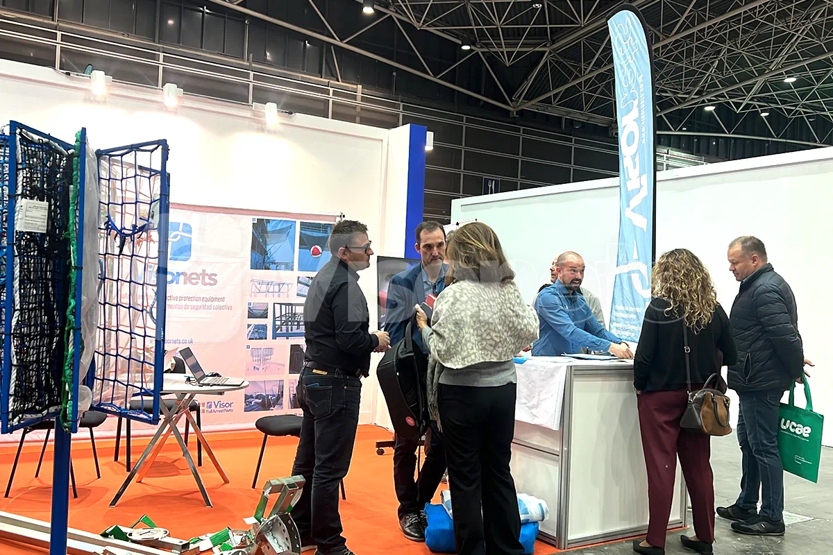Feria Laboralia 2025 - Visornets redes de seguridad, sistema tipo U de brazo regulable, redes transitables Walk-on nets, Mallas corporativas con logo personalizado